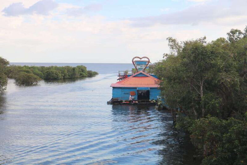 siem-reap-tonle-sap-lake-fishing-village-flooded-forest