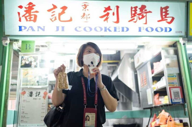 singapore-singapore-food-tours-chinatown-complex-hawker