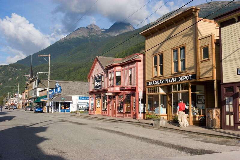 skagway-yukon-white-pass-husky-sled-camp-combo-tour-2