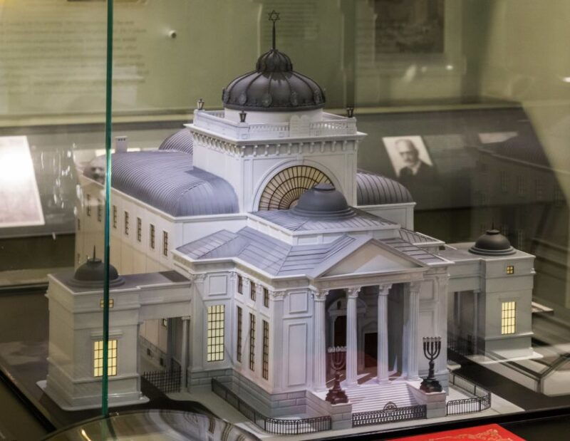 skip-the-line-polin-museum-warsaw-jewish-history-tour-2