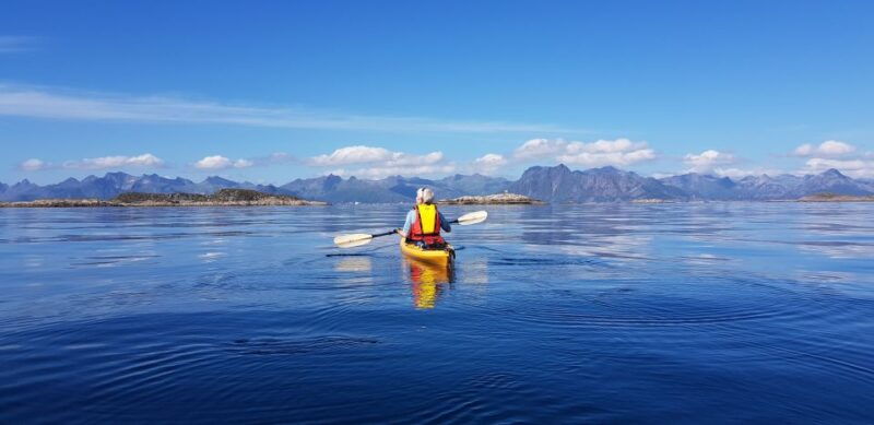 skrova-island-3hours-guided-kayak-tour