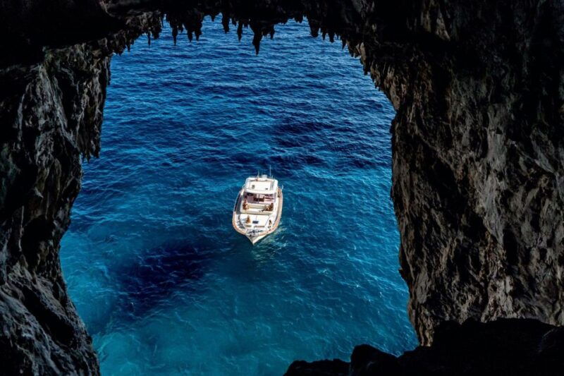 sorrento-private-boat-tour-of-capri-ischia-and-procida
