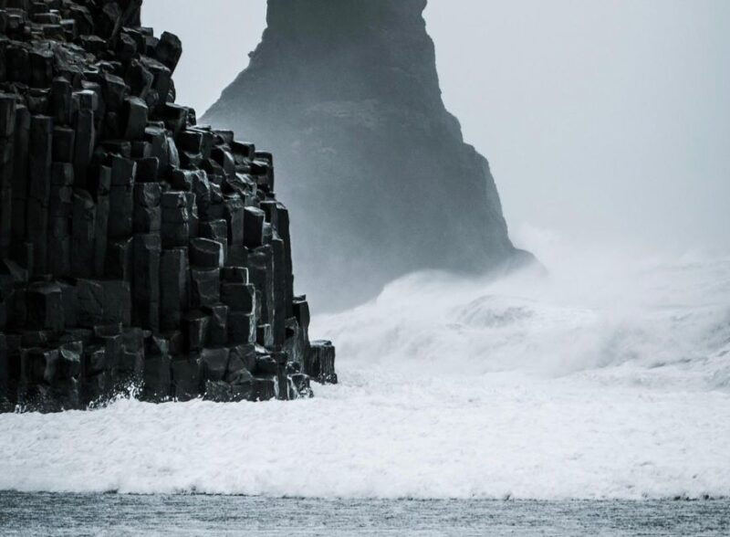 south-coast-of-iceland-black-beach-gla%d1%81ier-waterfalls