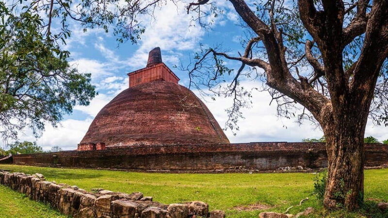 sri-lanka-3-day-tour-to-discover-anuradhapura-and-sigiriya