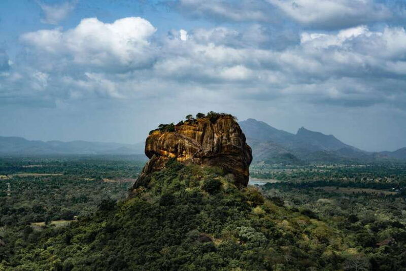 sri-lanka-4-day-tour-to-kitulgala-kandy-and-sigiriya