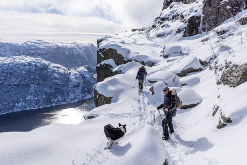 stavanger-preikestolen-winter-hike-hot-lunch