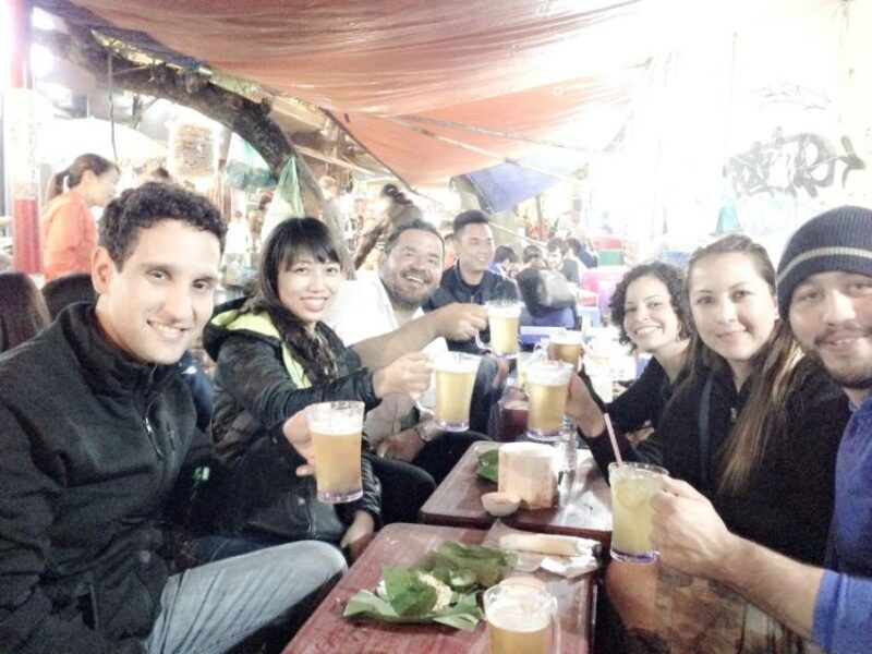 street-food-tour-hanoi-and-train-street-experience