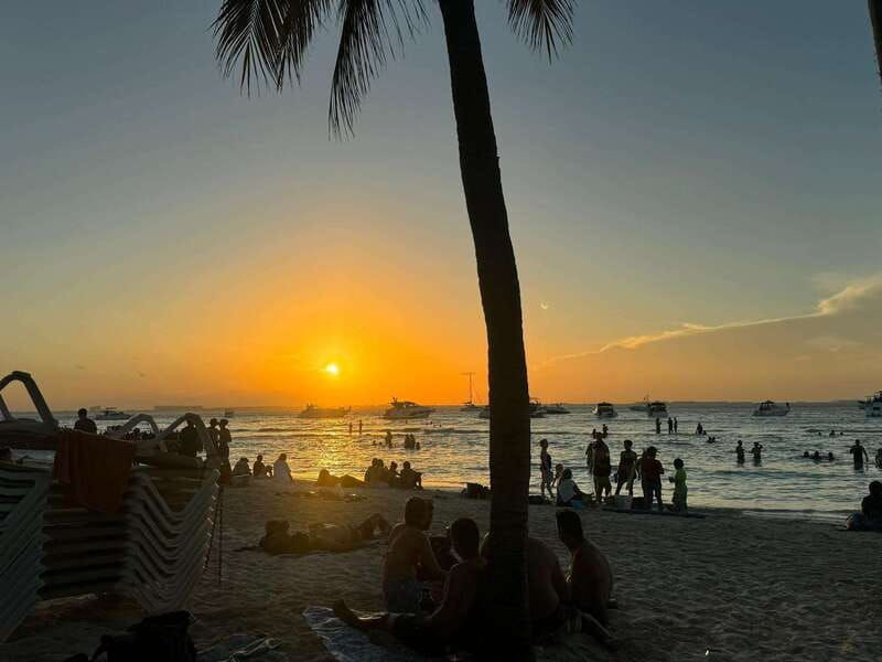 sunset-sailing-to-isla-mujeres-with-cancun-transfer