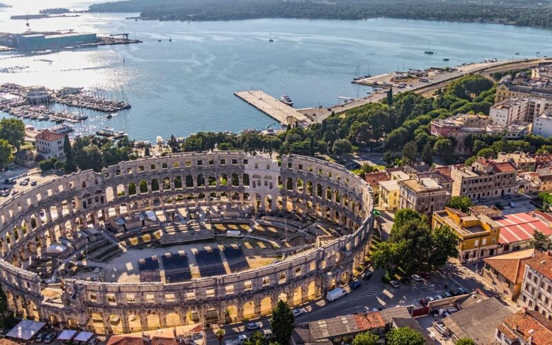 surprises-at-every-turn-pula-walking-tour-2