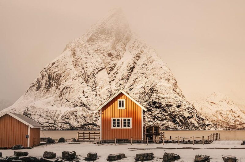 svolvaer-lofoten-road-trip-to-reine-7-hour-guided-tour