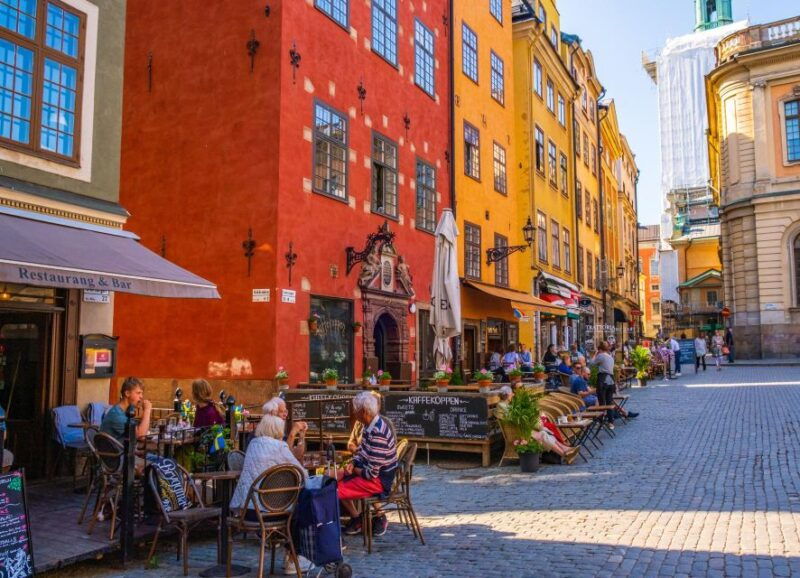 swedish-wine-tasting-tour-in-stockholm-gamla-stan