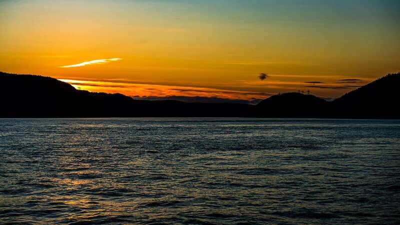 tadoussac-charlevoix-whales-fjord-morning-or-twilight
