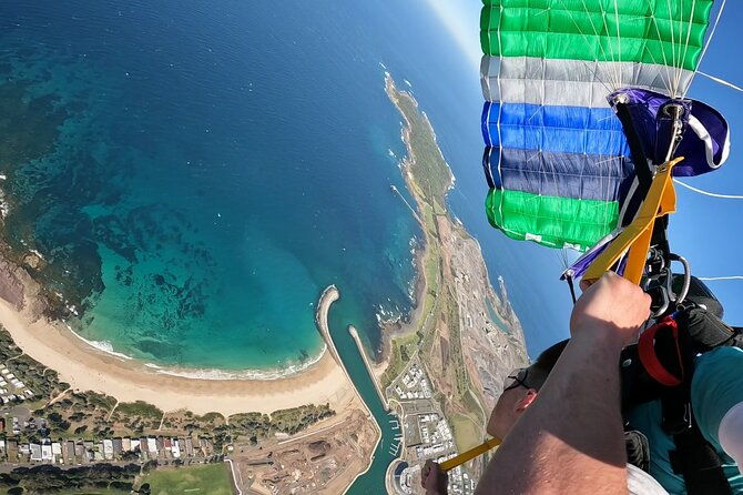 Tandem Skydive Shellharbour Beach 15,000ft - Who Should Consider This Experience