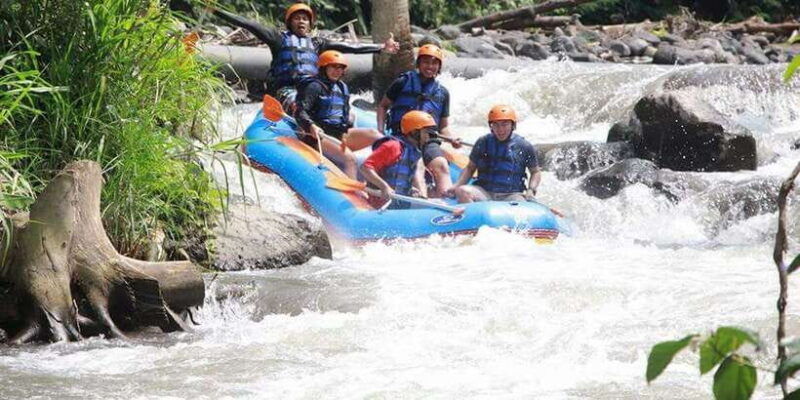 telaga-waja-white-water-rafting-with-lunch