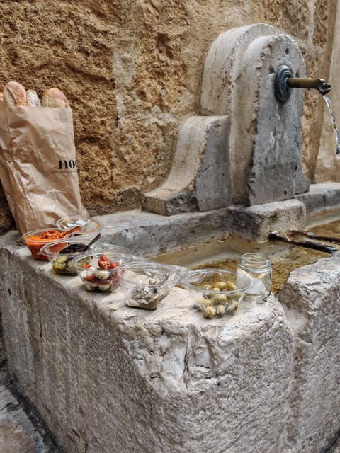 the-gourmet-walk-explore-aix-en-provence-at-noon-with-thomas