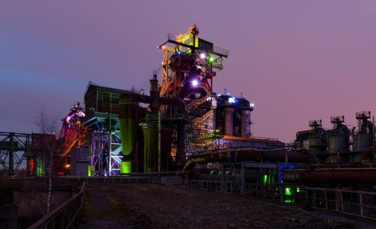 torchlight-tour-of-the-old-ironworks