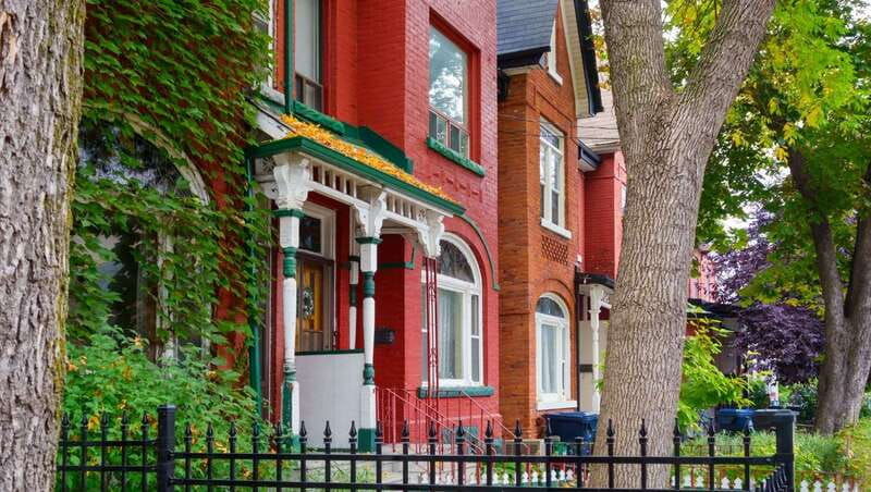 toronto-highlights-hidden-gems-private-tour-with-a-local