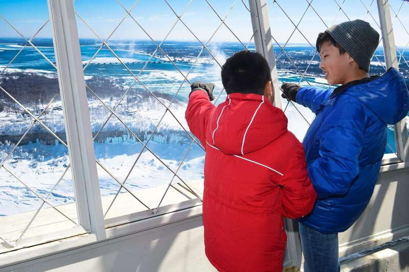 toronto-niagara-falls-tour-with-boat-and-lunch