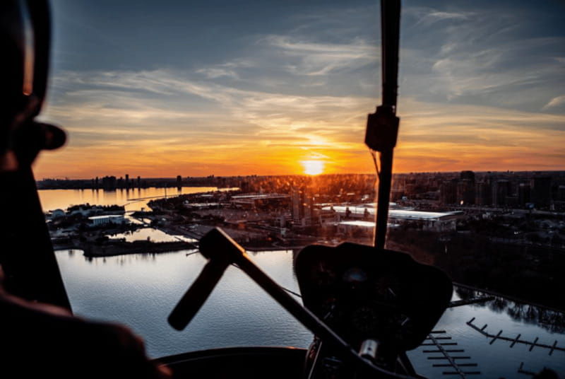 toronto-private-twilight-helicopter-tour-with-wine