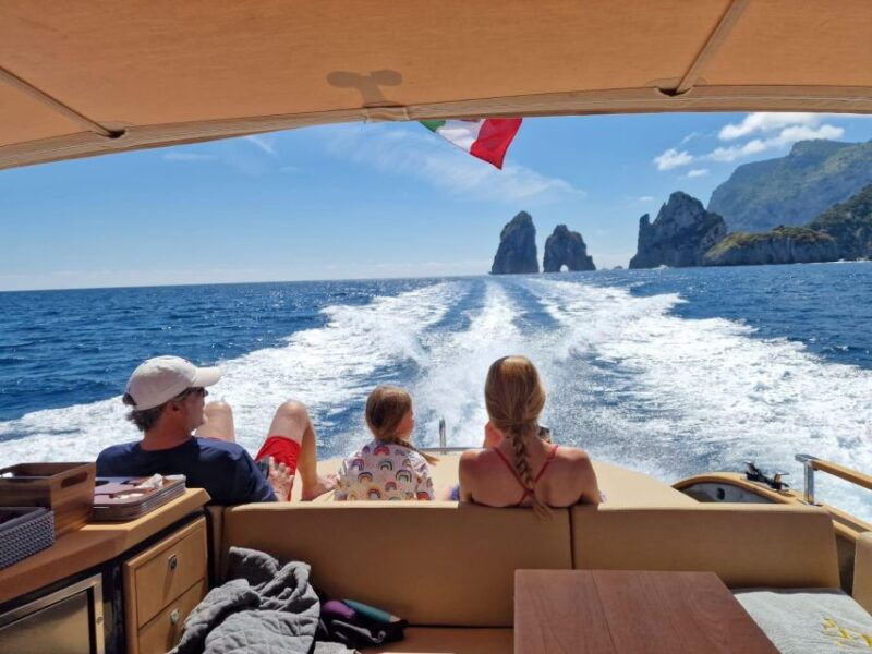 tour-capri-discover-the-island-of-vips-by-boat-5