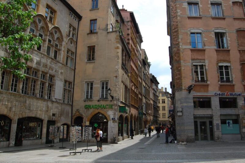 tour-with-an-actor-guide-the-revolution-and-the-end-of-lyon