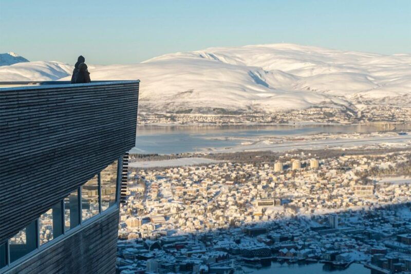 tromso-daytime-fjellheisen-snowshoe-hike-and-cable-car-ride