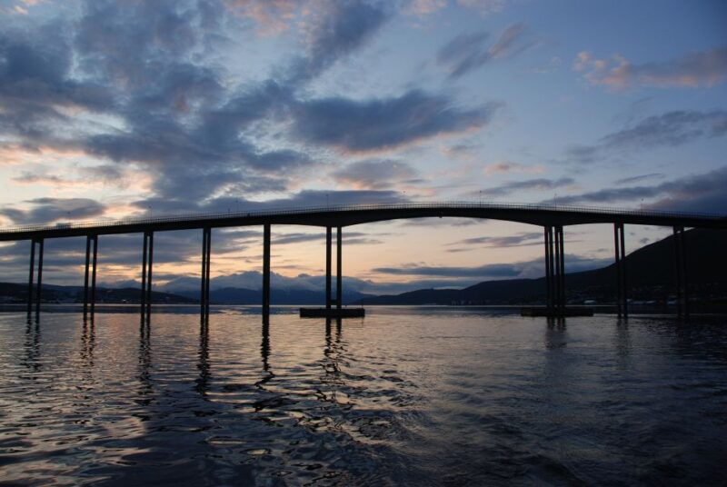 tromso-midnight-sun-cruise-in-a-luxury-catamaran