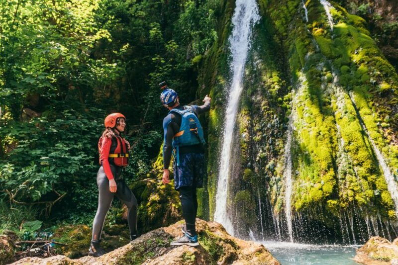 vadu-crisului-rafting-or-kayaking-trip-on-the-crisul-repede