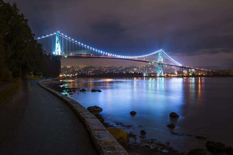 vancouver-attractions-by-twilight-guided-tour-with-dinner