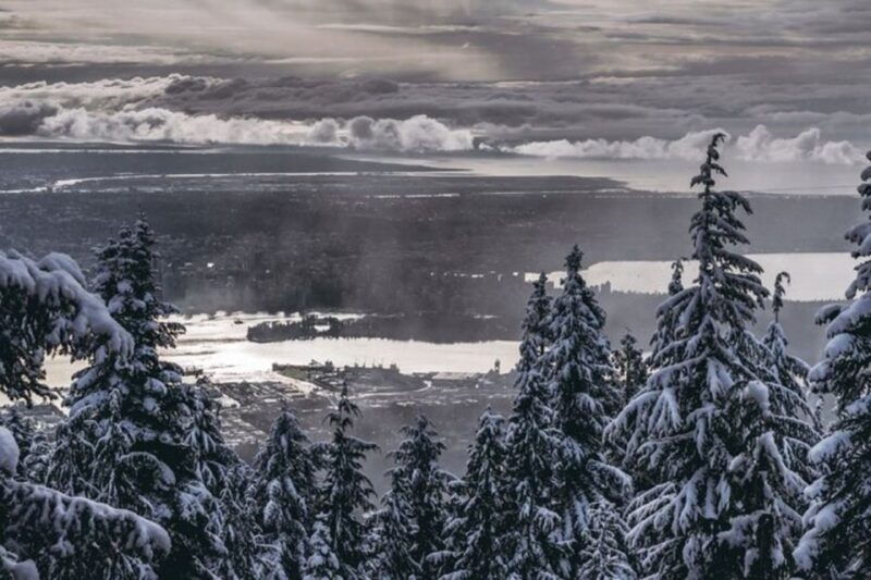 vancouver-capilano-canyon-lightpeak-of-christmas-in-grouse