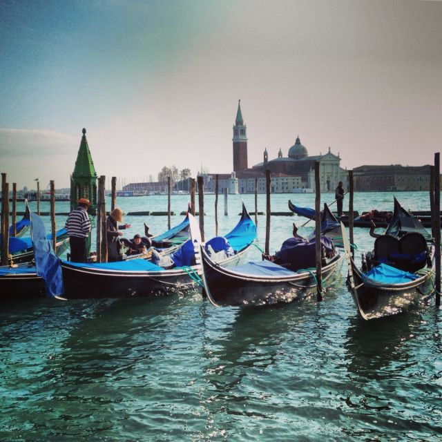 Venice: Private After Dark Tour and Gondola Ride - Itinerary Highlights