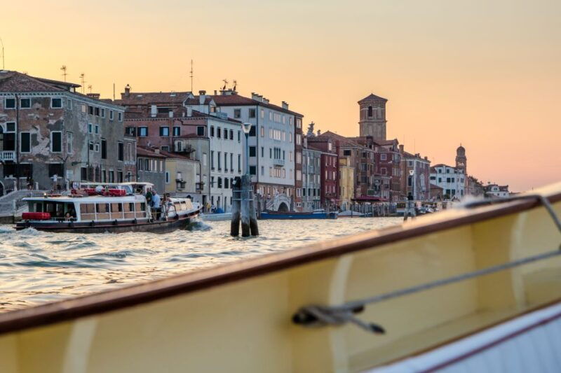 venice-sunset-cruise-by-typical-venetian-boat-2