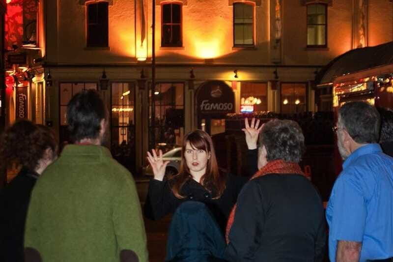 victoria-ghost-tour-of-old-town-and-bastion-square