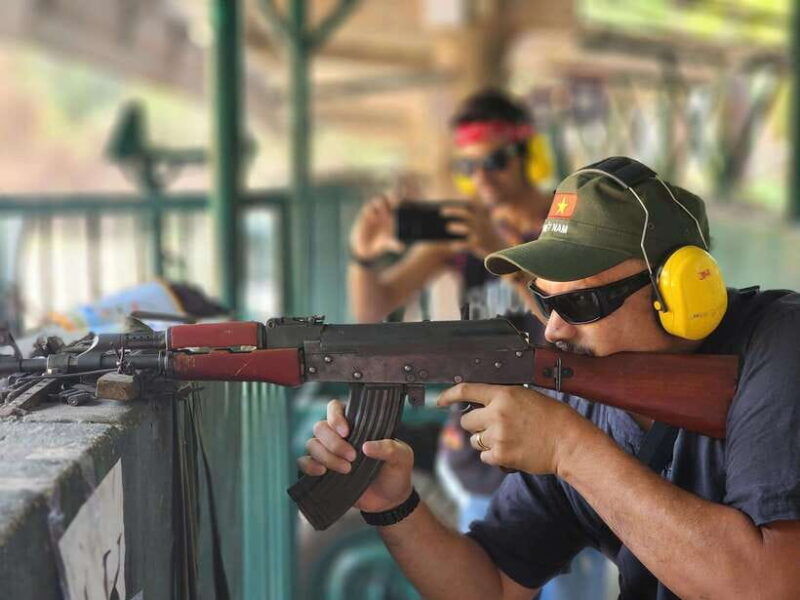 vip-new-tour-1day-cu-chi-tunnels-and-kayak-adventure-mekong