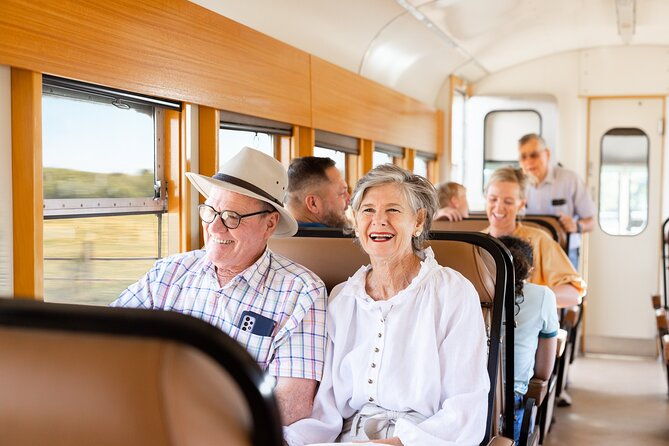 VIP Silver-Tails Rail Sunset With Smithy's Dinner and Show - What We Like and What to Consider