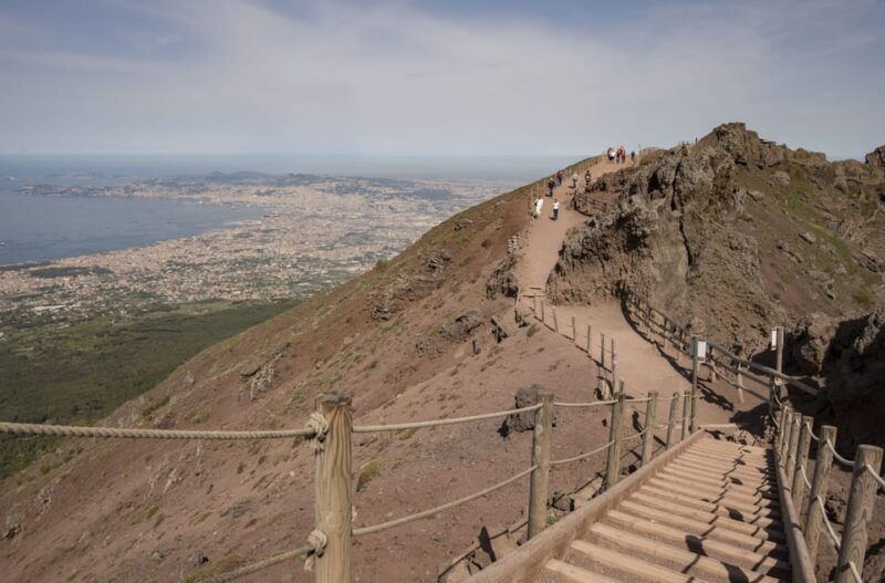 volcano-ruins-visit-mt-vesuvius-herculaneum-and-pompeii