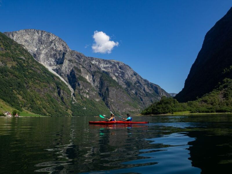 vossevangen-naeroyfjord-full-day-guided-kayaking-trip