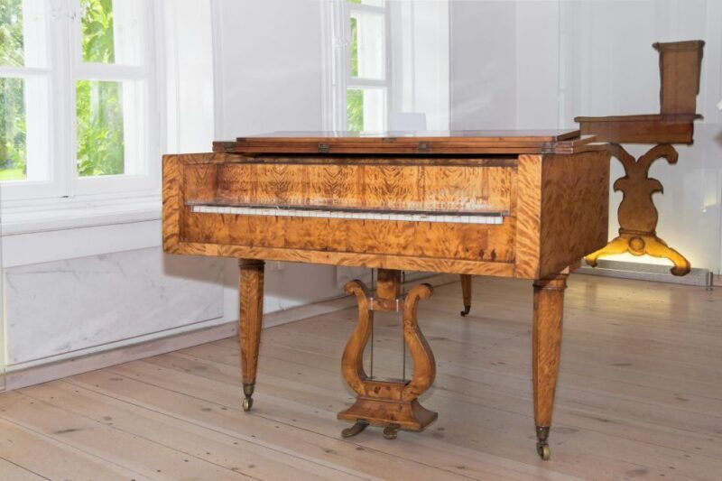 warsaw-half-day-private-chopin-tour-to-zelazowa-wola