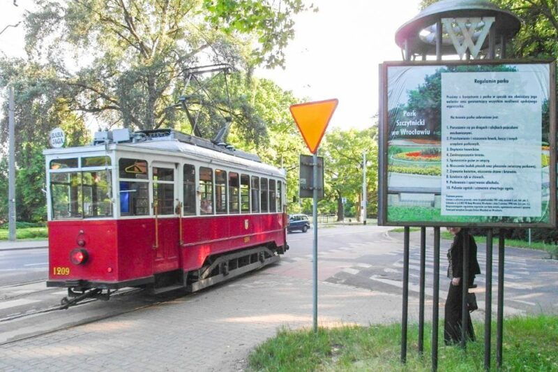 wroclaw-private-tour-by-smal-historic-tram-15h-16-seats