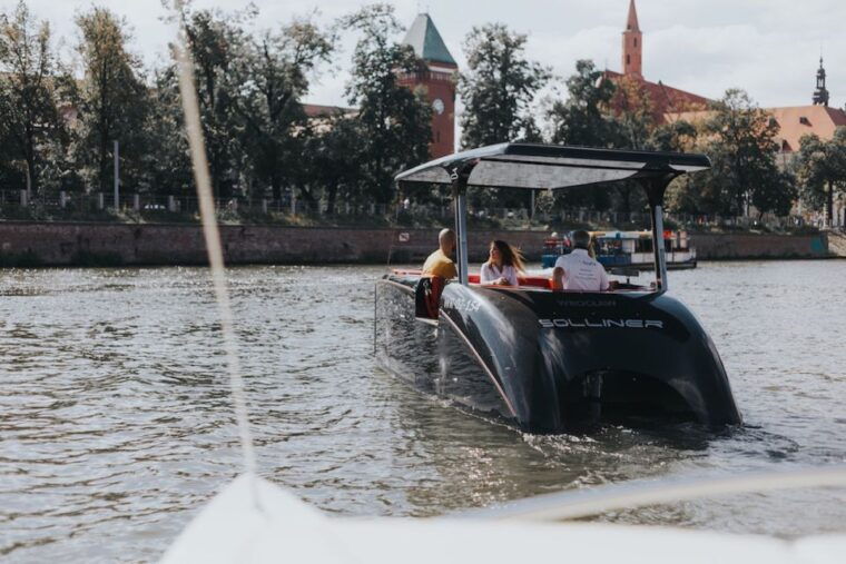 wroclaw-solar-catamaran-cruise-on-the-odra-river
