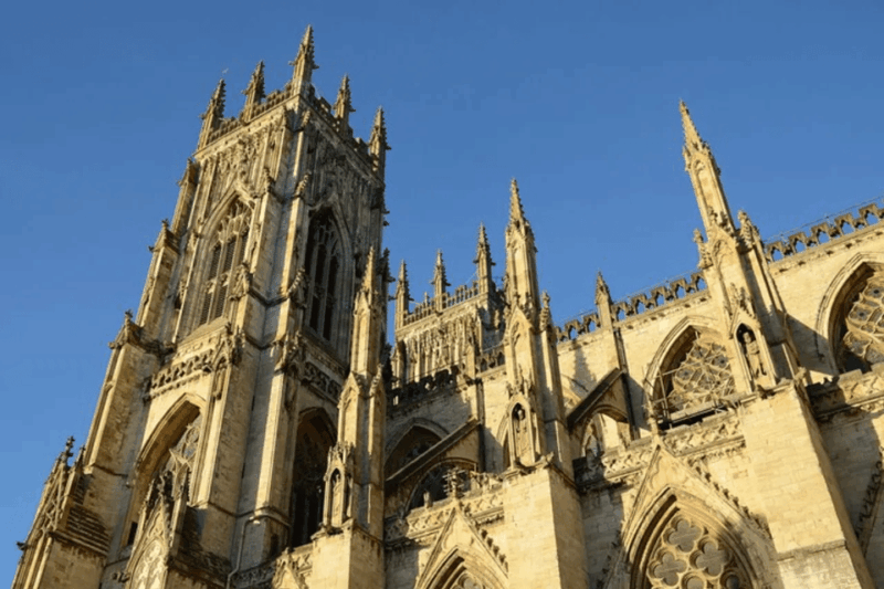 york-christmas-market-and-city-highlights-walking-tour