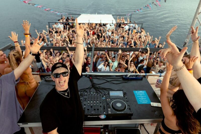 zrce-novalja-boat-party-booze-cruise