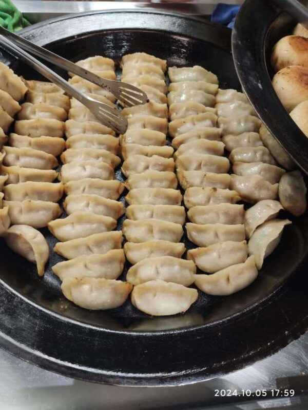 a-delicious-food-tour-through-the-heart-of-the-city