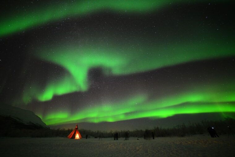 abisko-national-park-northern-lights-photo-tour