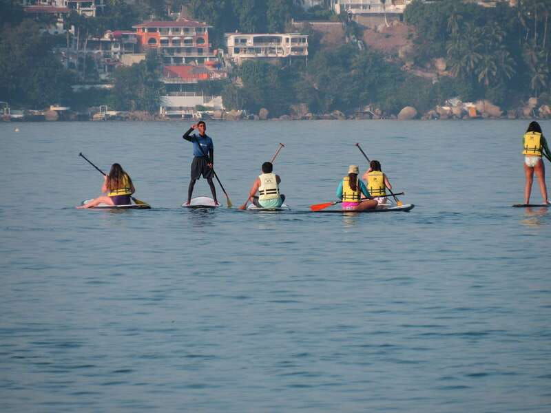 acapulco-bay-1-hour-paddle-boarding