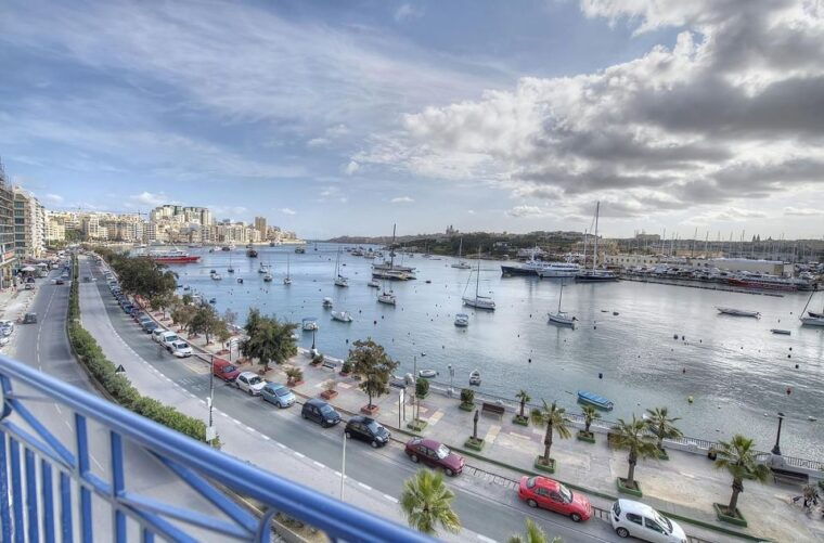 afternoon-harbours-cruise-with-guide-and-roundtrip-transfers