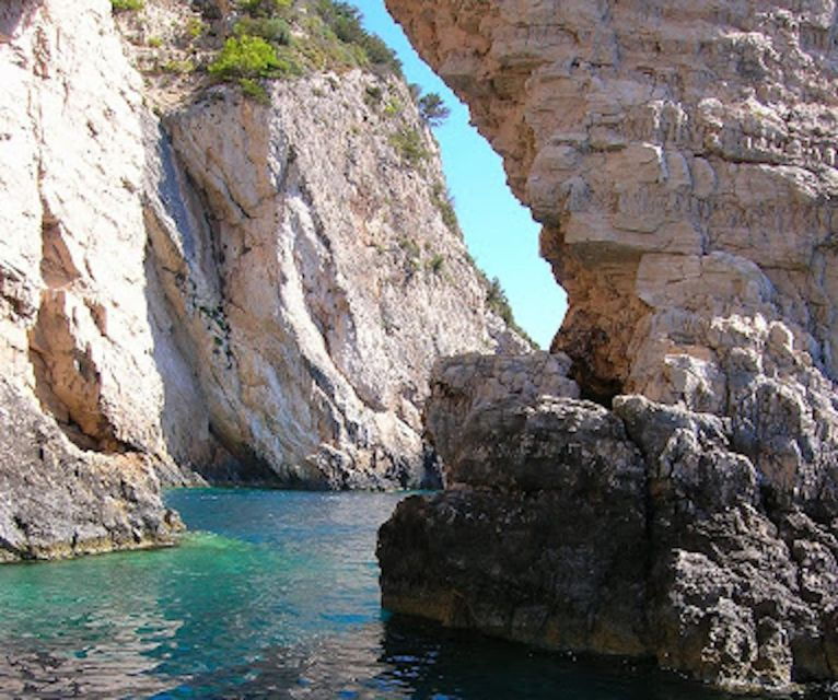 agios-sostis-marathonissi-keri-caves-and-turtle-spotting