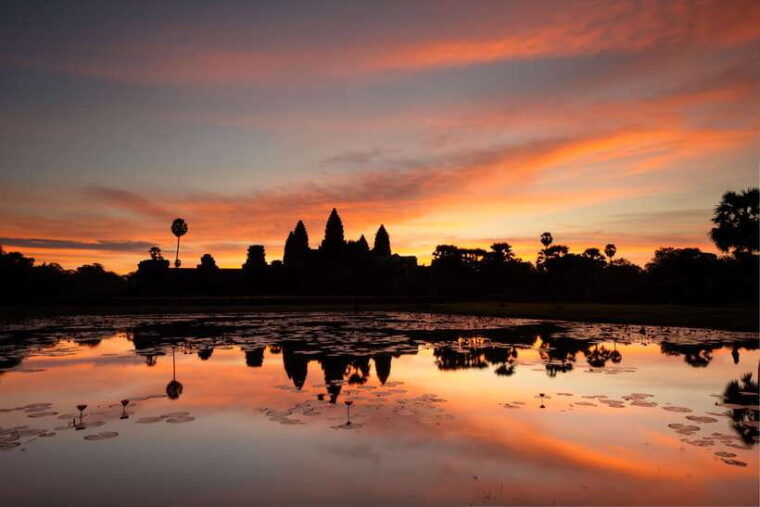 angkor-sunrise-guided-bike-tour-with-breakfast-and-lunch