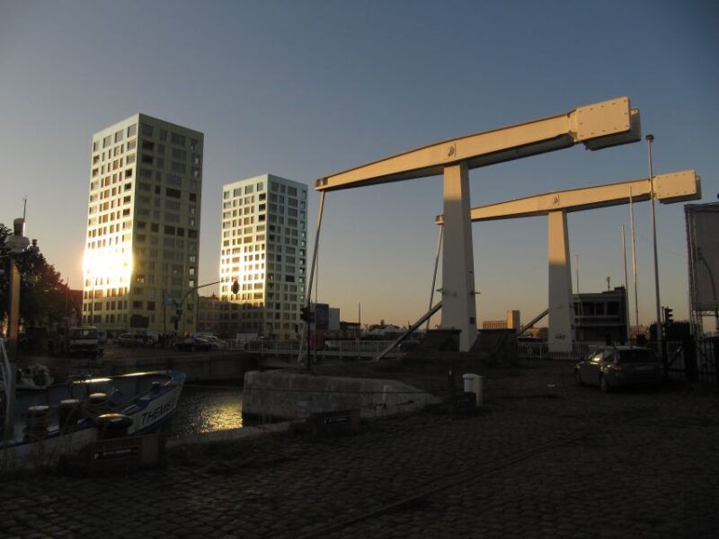antwerp-walking-tour-from-steen-to-central-station