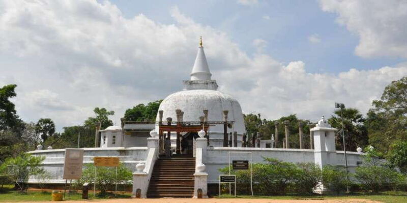 anuradhapura-private-half-day-cycling-tour-w-guide